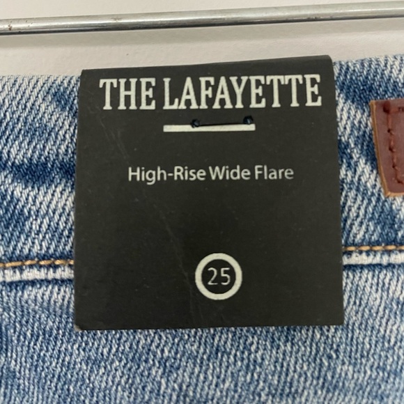New! Blank NYC, 25, The Lafayette High Rise Wide Flare distressed med wash denim - Picture 5 of 10